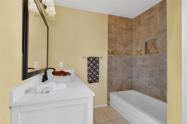 Building Photo - 6027 Homestead Ct