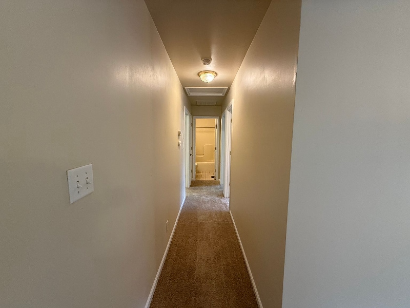 Building Photo - 11 Trotter Ln