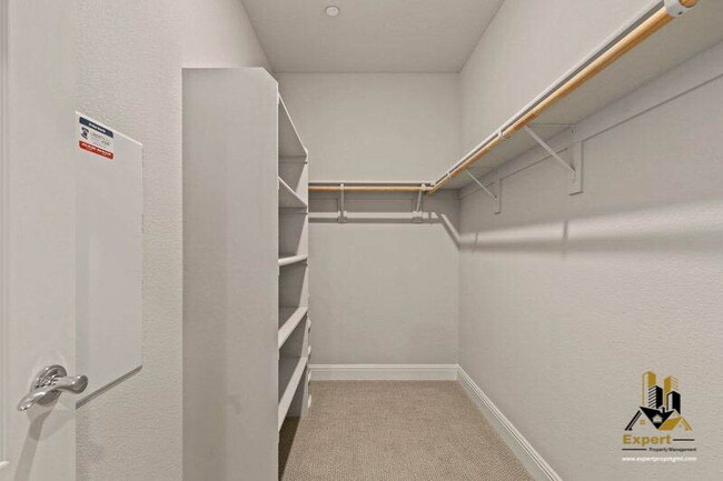 Building Photo - 232 Rochdale St