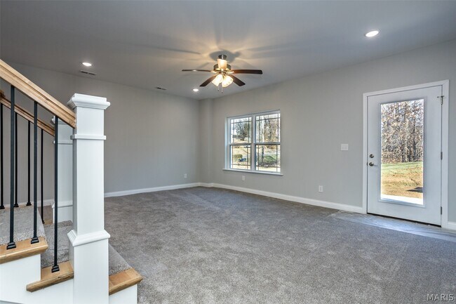 Building Photo - 652 N Kansas St