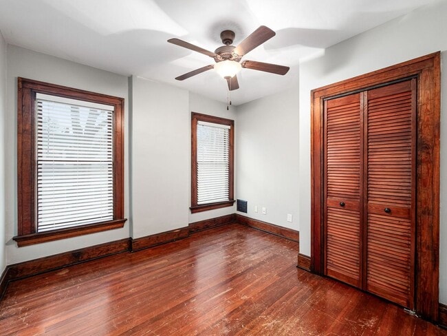 Building Photo - Central German Village Location!