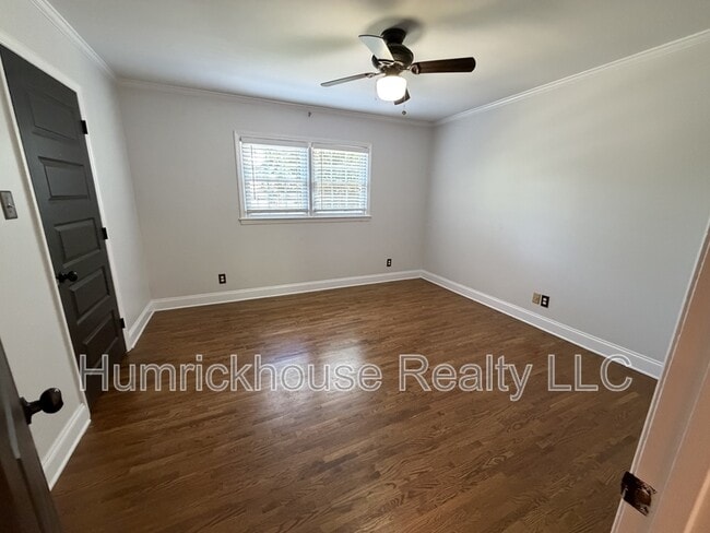 Building Photo - 1215 Pinecrest Ave