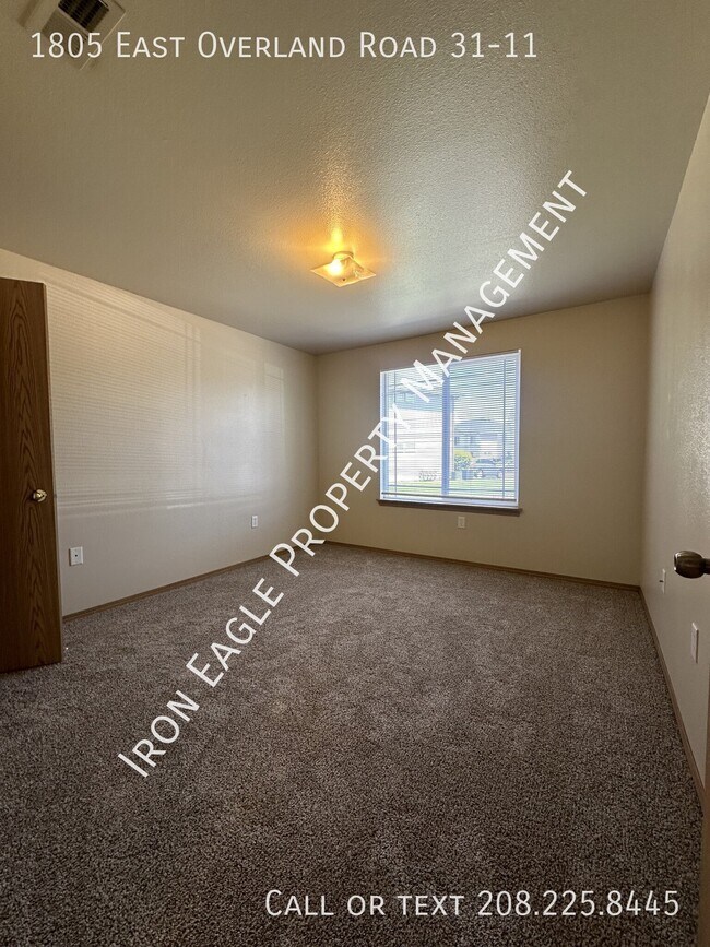 Building Photo - 1805 E Overland Rd