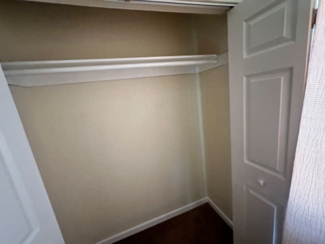 Building Photo - 1017 Barrows Dr