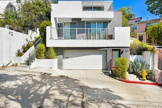 Building Photo - Your Perfect 3/2.5 Los Angeles Home Available Now!