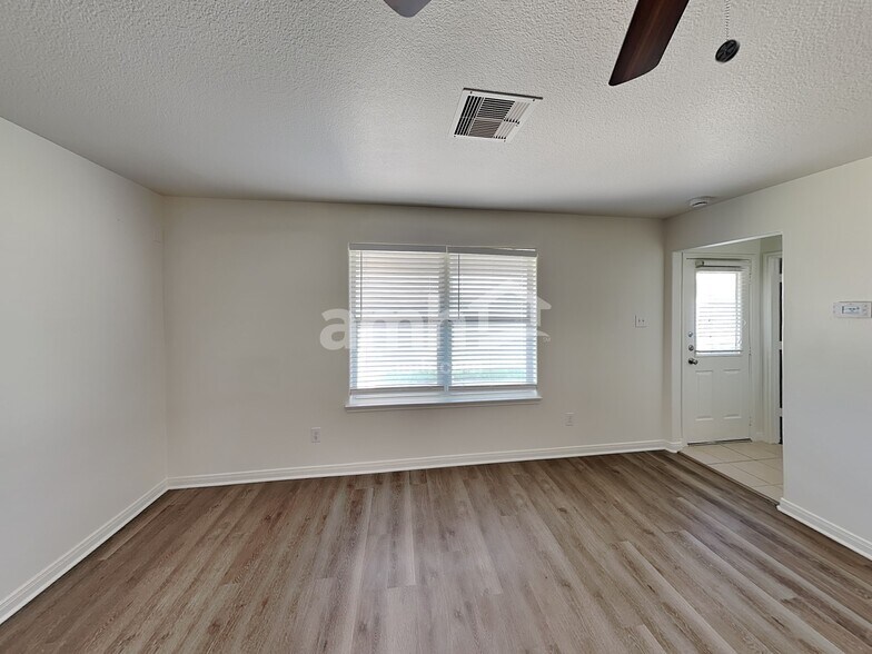 Building Photo - 9422 Ivory Trail Ln