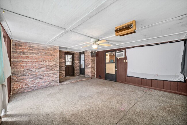 Building Photo - 3 Bedroom 2 Bath Country Home For Rent in Dover!