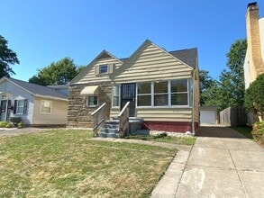 Building Photo - 21417 Gardenview Dr