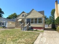Building Photo - 21417 Gardenview Dr