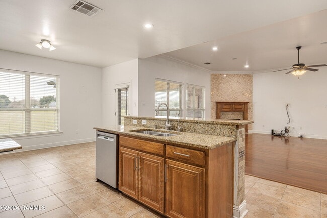 Building Photo - 225 Woodhaven Rd