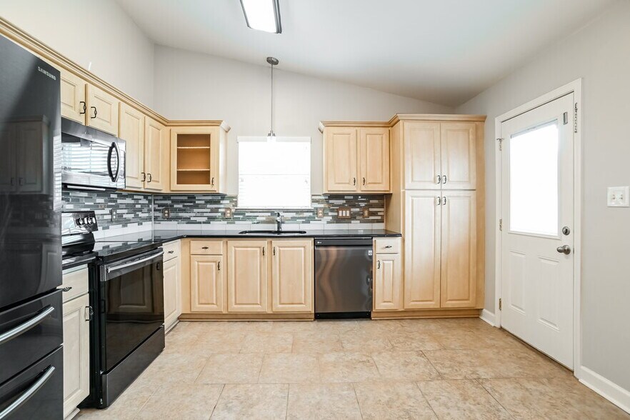 Building Photo - 4706 Capstone Dr