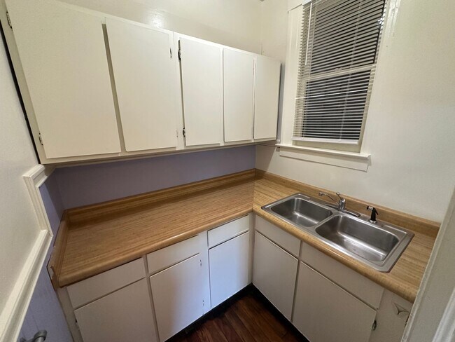 Building Photo - 2728-2730 Sutter Street (1170r)