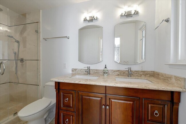 Building Photo - Beautifully Updated Single Family Home with Sparkling Pool