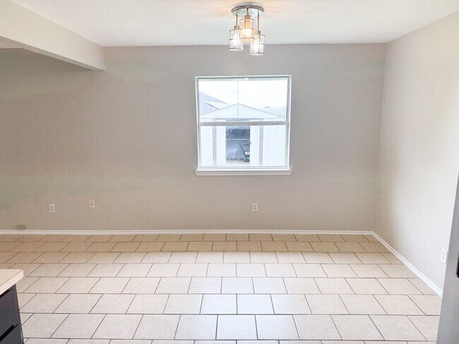 Building Photo - Available 7/21/2025 Beautiful 1 story, 4 b...