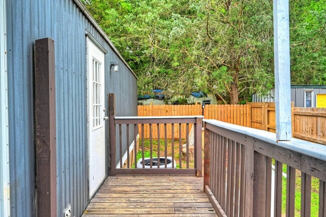 Building Photo - 13204 Enchanted Vista