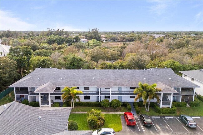 Building Photo - 1210 SE Parkview Pl