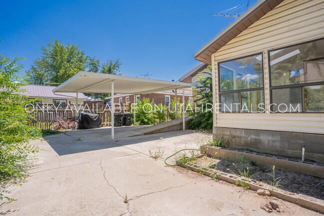 Building Photo - 357 S 200 W St