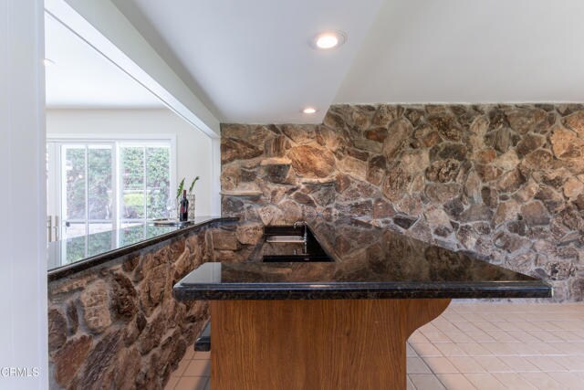 Building Photo - 555 Paulette Pl