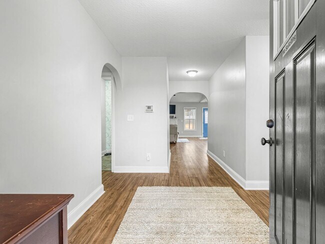 Building Photo - Beautiful Home Close to MCAS New River Air Station