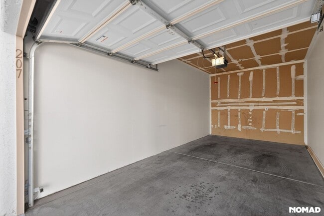 Building Photo - 16616 E Gunsight Dr