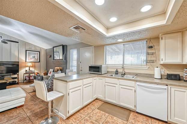 Building Photo - 21631 Park Villa Dr