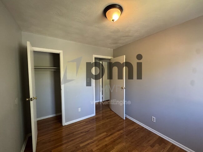 Building Photo - 3029 Rotunda Ct S