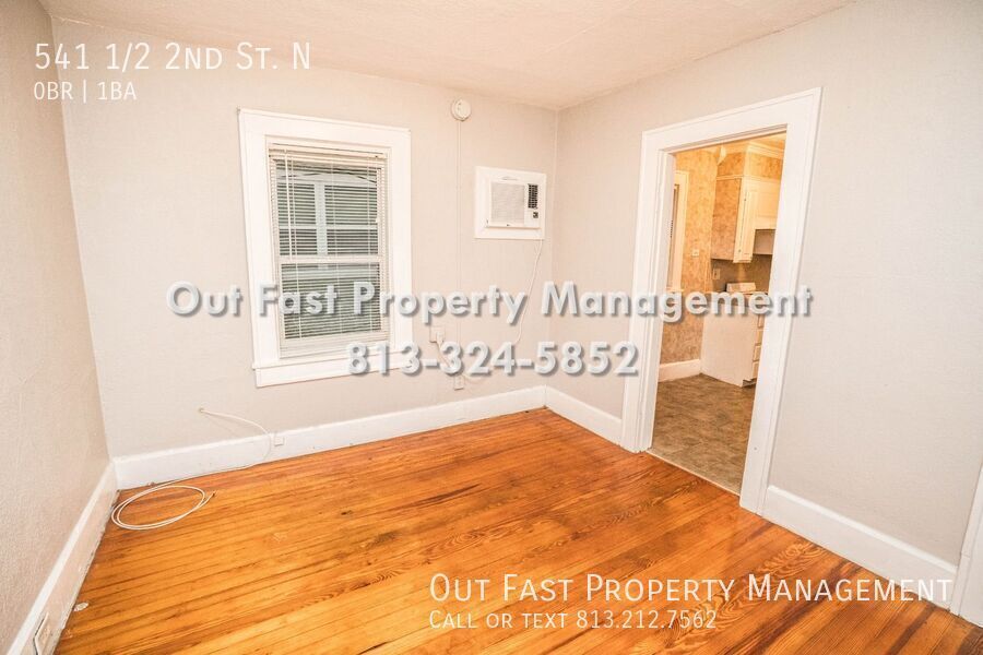 Building Photo - 541 1/2 2nd St. N