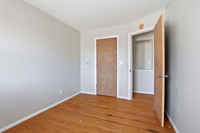 Building Photo - 836/840 Greenwood Court