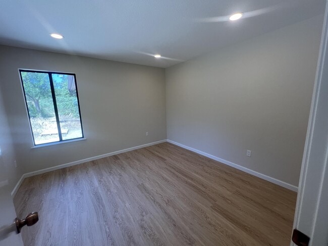 Building Photo - 41256 Sky Vista Pl