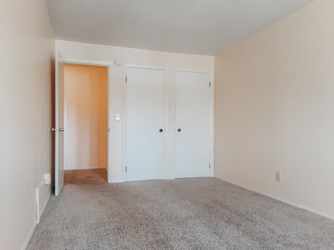 Building Photo - UTILITIES INCLUDED! Large 3 bed/ 1.5 bath ...