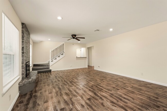 Building Photo - 718 Oder Ln