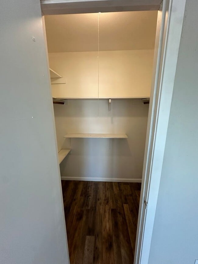 Building Photo - 2 Bedroom Townhome for RENT - WEST END BEA...