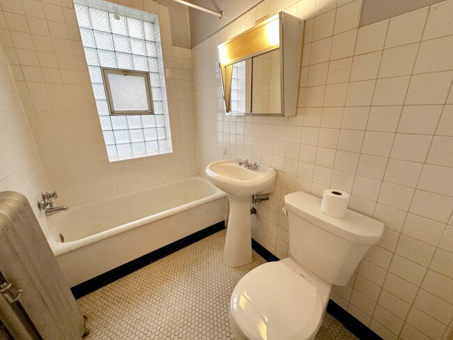 Building Photo - 4010 N Bernard St