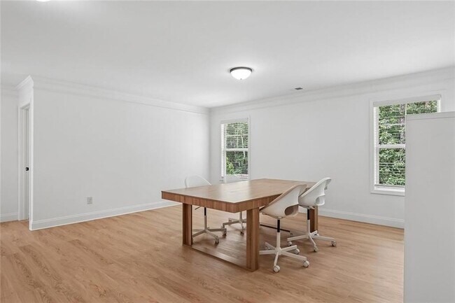 Building Photo - 5811 Kendrix Ridge Dr