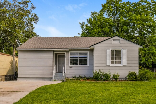 Building Photo - 4740 Cardinal Blvd