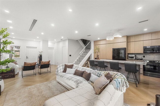 Building Photo - 11338 NW 33rd St