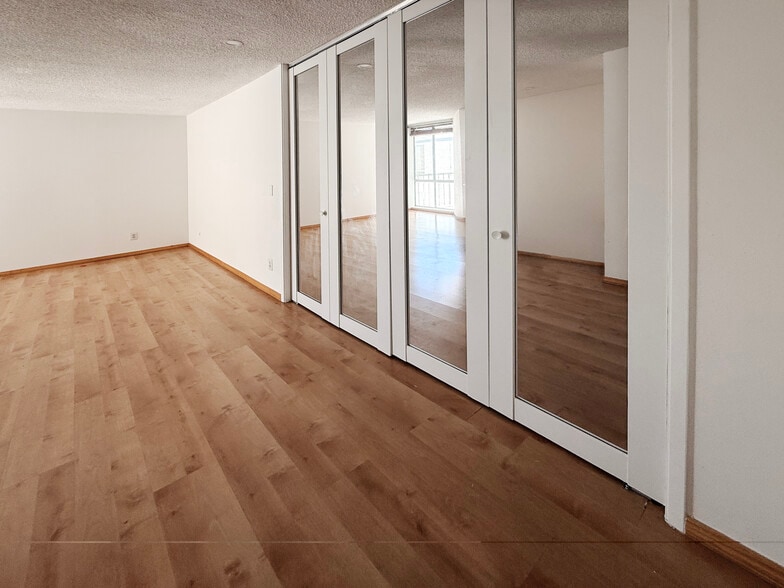 Bedroom - 8530 Holloway Dr