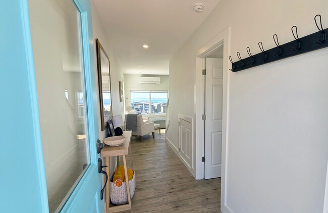 Building Photo - 121 S Miller St