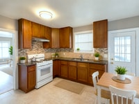 Building Photo - ~Lovely 2bdrm/2bath Newly Remodeled Home W/Washer&Dryer Hook Ups!