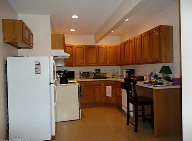 Building Photo - 205 Adams St