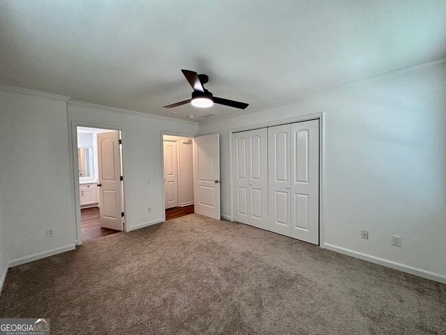 Building Photo - 728 Skyview Dr NE