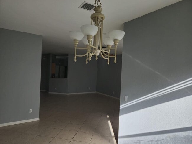 Building Photo - Prime Location & Modern Comfort in Greenacres! 3 Bed 2.5 Bath Townhouse