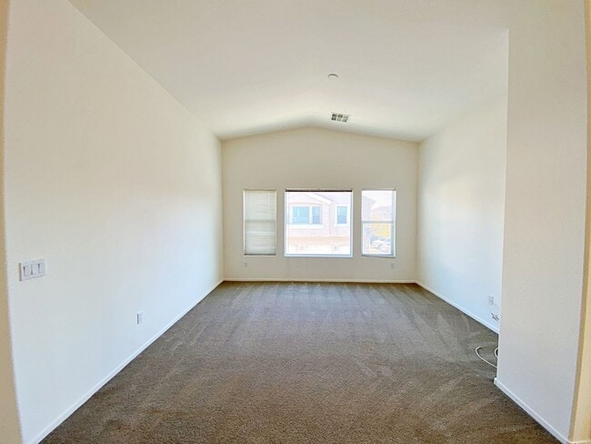 Building Photo - 1 WEEK FREE RENT!!!  2 BEDROOM 2 BATH TOWNHOME IN GATED COMMUNITY