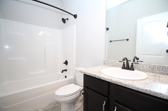 Building Photo - Spacious 3-Bedroom, 2-Bath Brick Home in N...