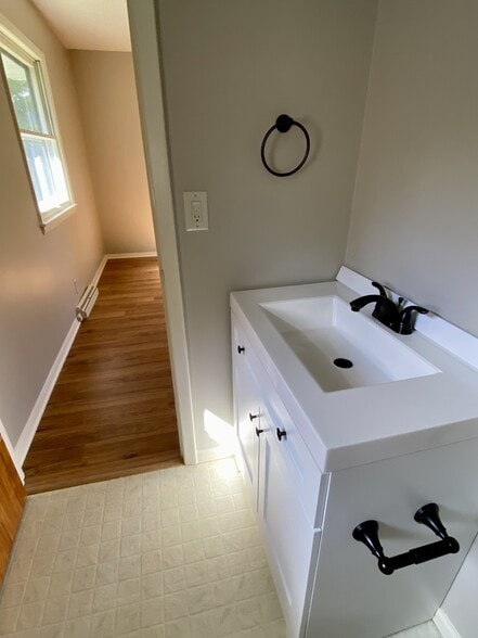 Building Photo - 2009 Crescent Dr