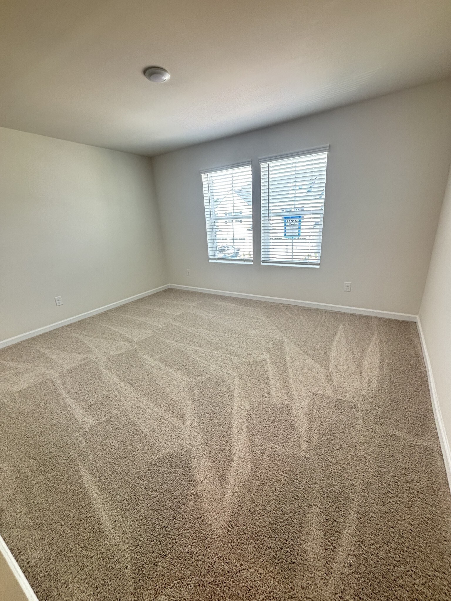 Building Photo - 607 Club View Way