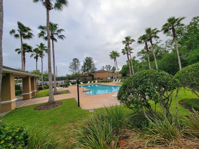 Building Photo - Winding River