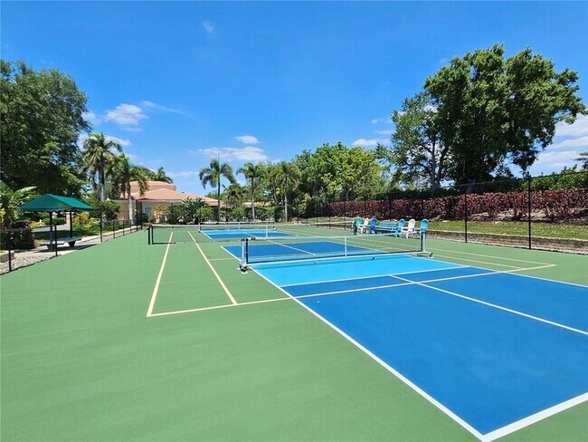 Building Photo - 330 Rio Terra