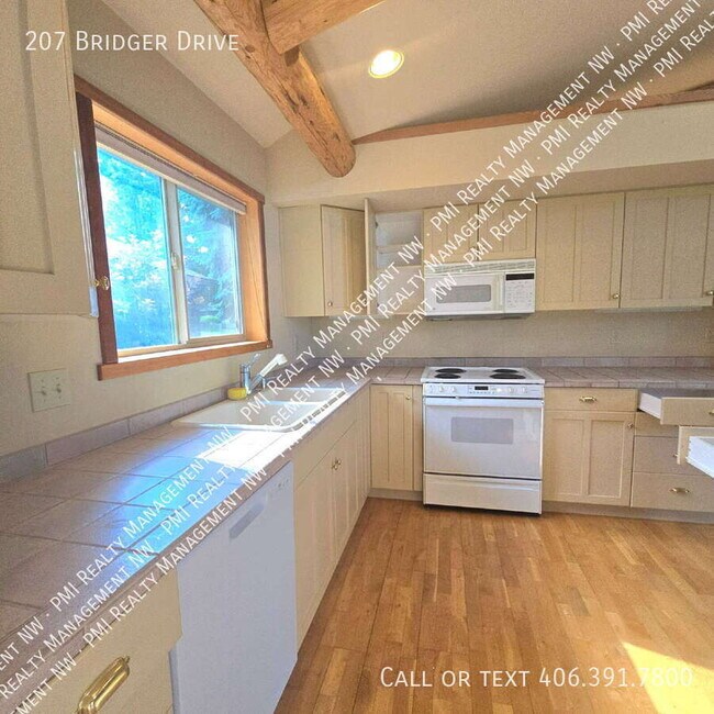Building Photo - 207 Bridger Dr