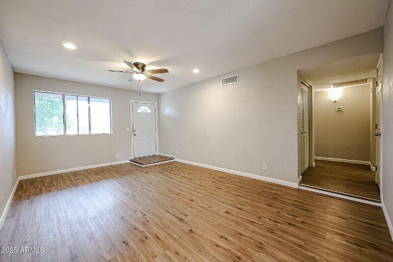 Building Photo - 3016 W Libby St